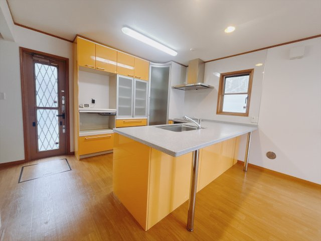 【中古戸建】前橋市富田町のダイニング|■ダイニング｜忙しい朝でもご家族そろってお食事を楽しんでいただける、ゆとりあるダイニングスペース。
