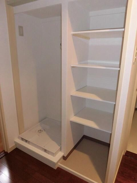 M・Iビルの設備|室内洗濯置場・収納
