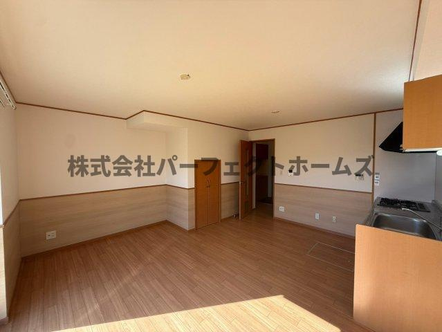 ルシアコート村野の居間・リビング|こちらのリビングで趣味の時間をお楽しみください