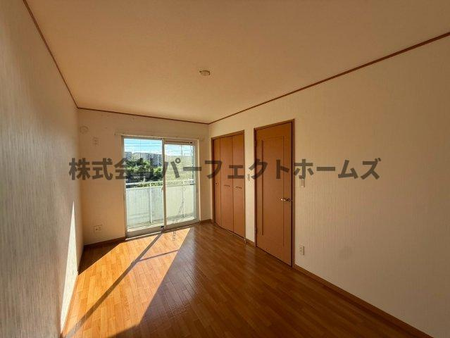 ルシアコート村野の洋室|落ち着いた色調の洋室です