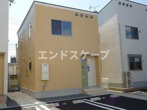 カルミアの駐車場|高崎、前橋のお部屋探しはエンドスケープまで！お客様の理想お聞かせ下さい♪