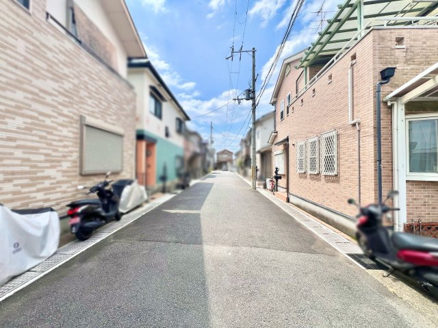 【前面道路含む現地写真】の画像