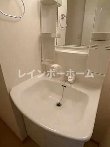 キャトルセゾンの洗面所|明るい洗面所です
