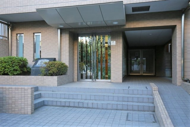菱和パレス桜台のエントランス