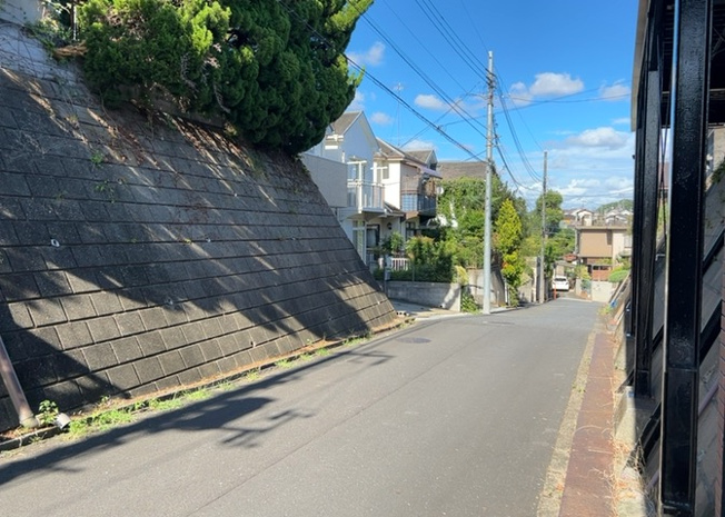 【展望】 | 眺望を気にして物件を探す場合、前面に建物が建っていないか現地で確認しましょう！前面に建物があると景色はもちろん、日当たりや風通しにも影響が出てきます。住んだ時のことを想像しながら現地見学をしましょう。