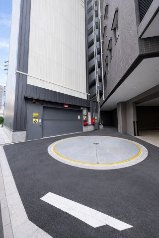 プレサンス ジェネ新栄町駅前葵の駐車場