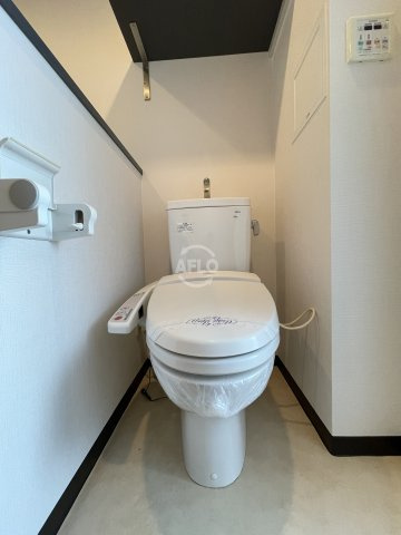 ゼウスニューヨーク5番街のトイレ|ゼウスニューヨーク5番街　温水洗浄便座