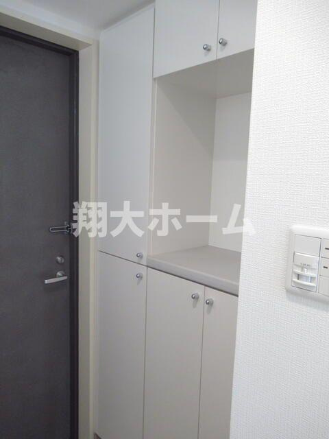 東急ドエルアルス本郷南の玄関