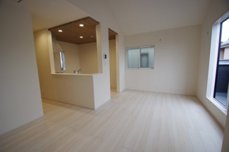 【居間・リビング】 | 【仲介手数料無料！！】立川市栄町2丁目　新築戸建て（全1棟）1号棟　4990万円 | 2階LDK14.25帖