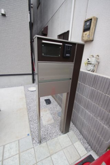 【その他】 | 【仲介手数料無料！！】立川市栄町2丁目　新築戸建て（全1棟）1号棟　4990万円 | 郵便受け、散水栓