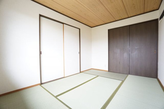 【寝室】 | パレシオングリーンヒルズ | ※同物件、反転タイプの写真になります。