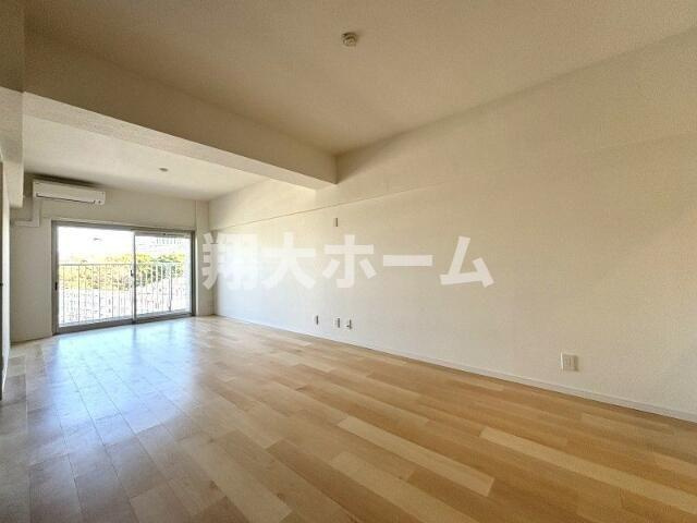 戸山ハイツ２７号棟の居間・リビング