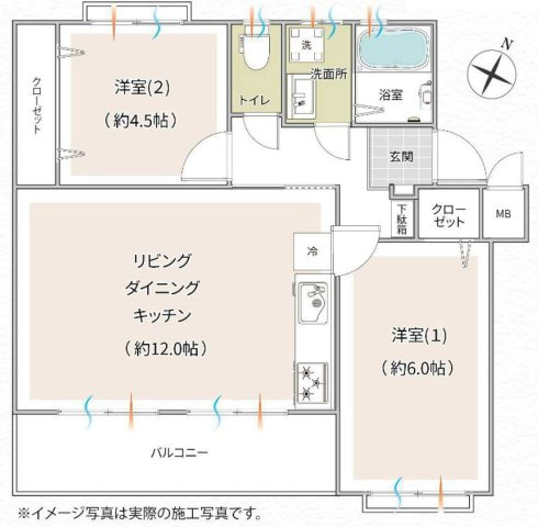 【間取り】 | 相武台団地１５１７号棟 | 2LDKは、リビングダイニングキッチンと二つの居室がある間取りでございます。夫婦や小さなお子さんのいるご家庭に特におすすめで、リビングで家族団らんを楽しみつつ、個室でプライベートな時間も確保できます。
