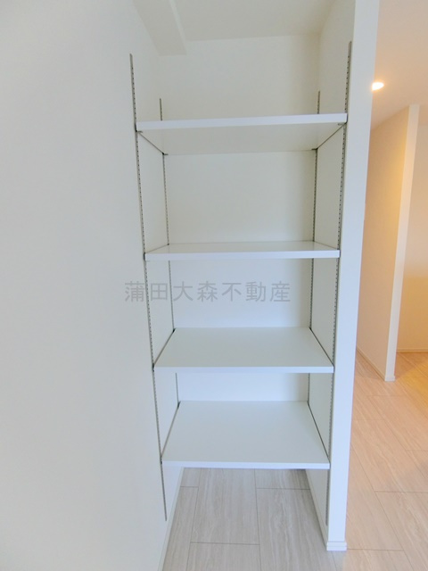 RJRプレシア蒲田の収納|LDKの収納棚