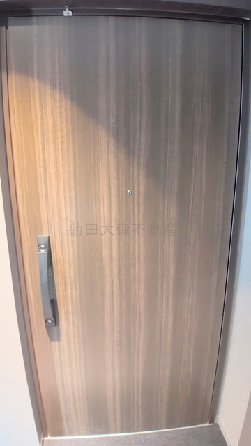 シーズンフラッツ大森西の玄関