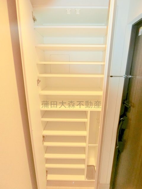 シーズンフラッツ大森西の設備|玄関収納