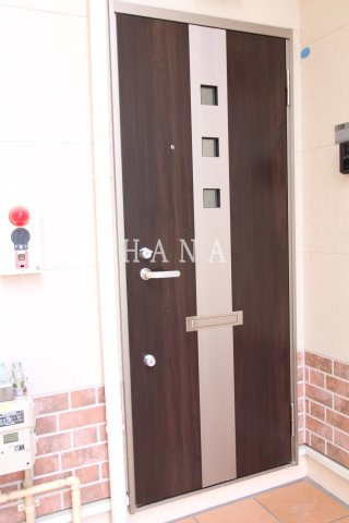 ユナイト和田町ハポニョールの杜の玄関|同物件の参考写真です。