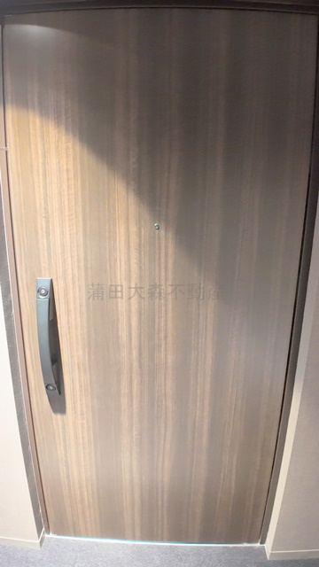 シーズンフラッツ大森西の玄関