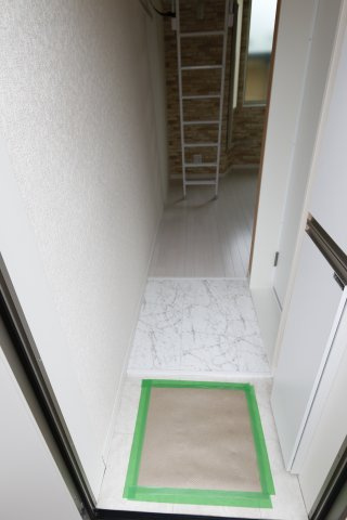 プレミアリラガーデン鶴見仲通の玄関|同アパートの参考写真です。