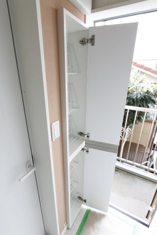 プレミアリラガーデン鶴見仲通の収納|同アパートの参考写真です。