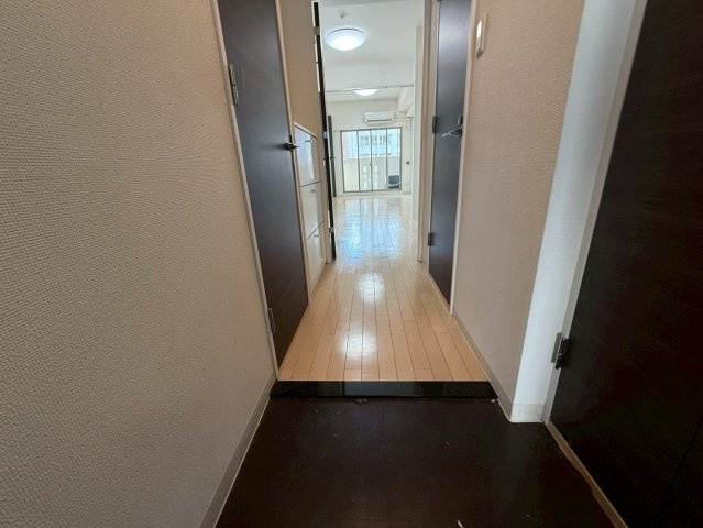 レジティア京町堀の玄関