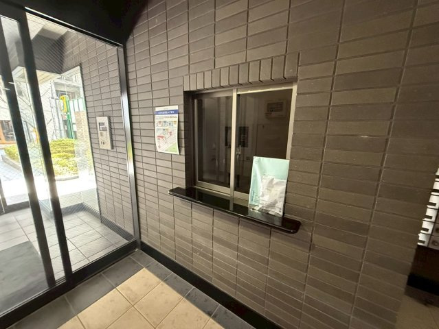 レジティア京町堀のエントランス