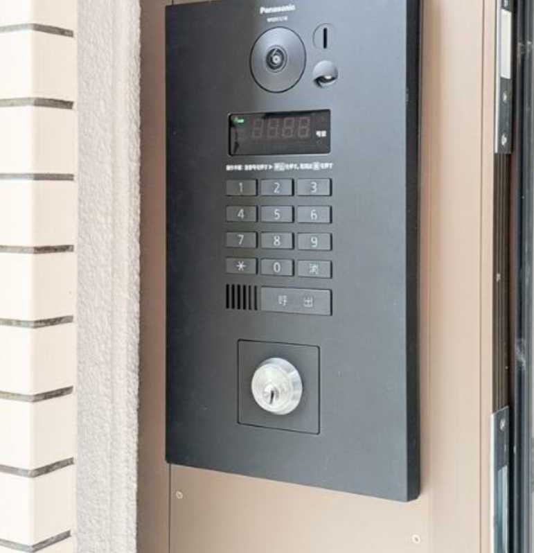 シェモアⅡ　リノベーション工事中　温水洗浄便座新品　バストイレ別のセキュリティ