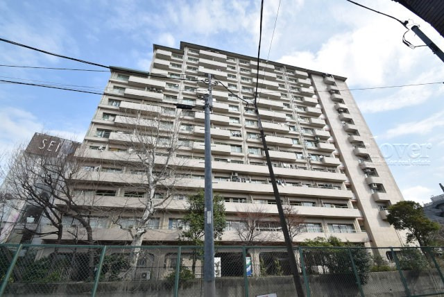 【エントランス】 | トキワパレス | お客様を、そして住人を出迎えてくれるマンションのエントランス。ゴミが落ちていないことからも、管理状態の良さや住民の節度の高さが見て取れます。～即日のご見学可能～　お問合せはお気軽にどうぞ。