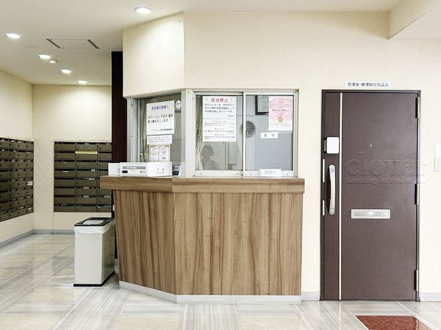【防犯設備】 | トキワパレス | 建物や敷地の隅々に目を光らせる防犯カメラが設置されています。現地を見学される際には、カメラの存在やその台数にも意識を払ってみてください。～即日のご見学可能～　お問合せはお気軽にどうぞ。