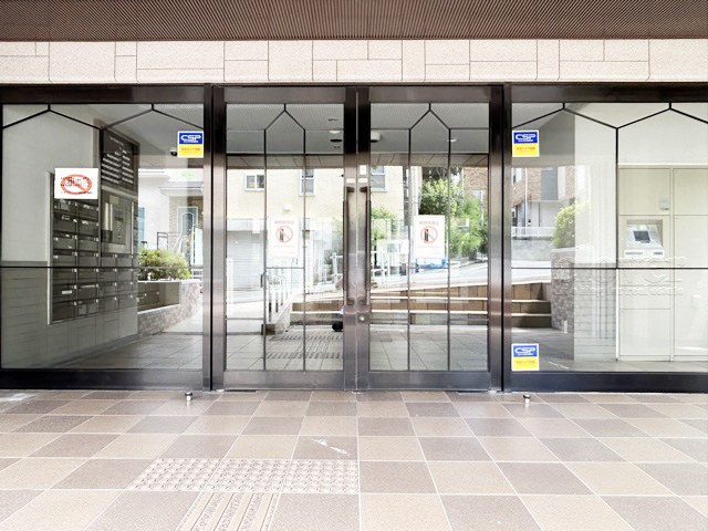 【防犯設備】 | ライオンズマンション赤塚公園 | 建物や敷地の隅々に目を光らせる防犯カメラが設置されています。現地を見学される際には、カメラの存在やその台数にも意識を払ってみてください。～即日のご見学可能～　お問合せはお気軽にどうぞ。