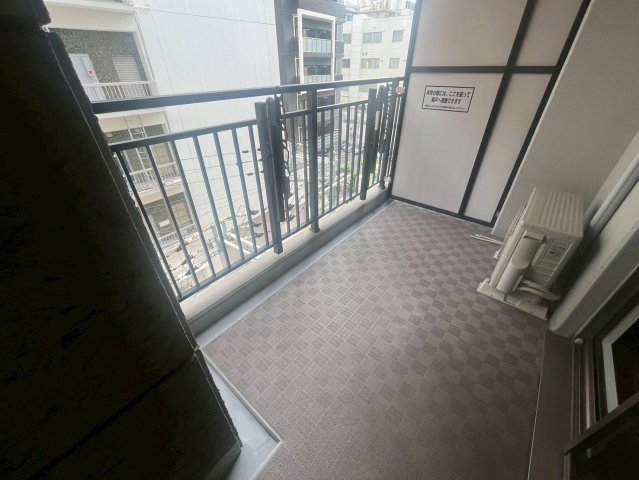 レジディア心斎橋ウエストのバルコニー