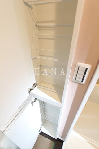 ユナイト根岸ジュテームの玄関