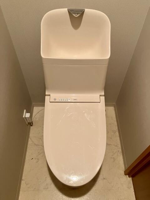 フェアロージュ世田谷弦巻のトイレ|ゆったりとした空間のトイレです