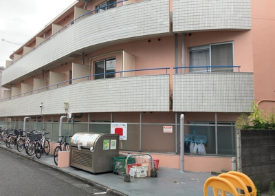 【構造・工法・仕様】 | ＴＯＰ・西八王子 | ＲＣ造、Reinforced Concreteは直訳すると補強されたコンクリートです。主に柱や梁・床・壁が鉄筋とコンクリートで構成おり、鉄筋を組んだ型枠にコンクリートを流し込んで固めたものを指します。