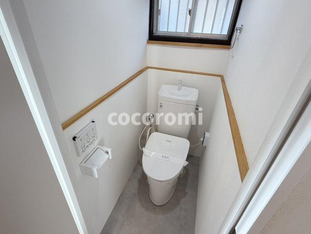 枚方市渚元町戸建のトイレ