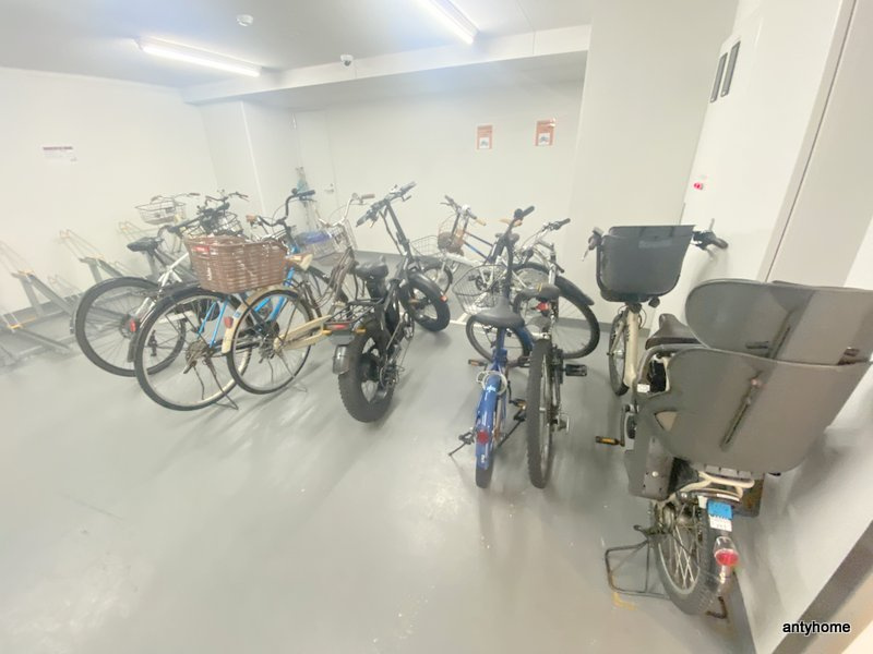レジディア堺筋本町プレイス　仲介手数料無料の駐車場