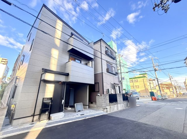 記田町１丁目 新築戸建ての前面道路含む現地写真