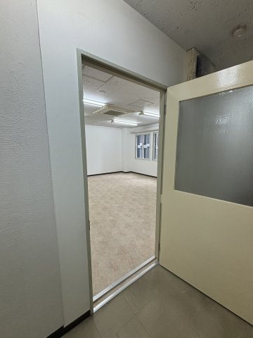 大阪洋服会館ビルのバルコニー