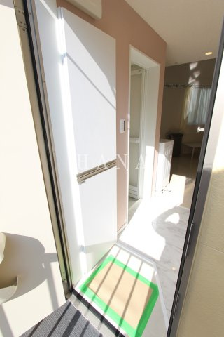 ユナイト田浦ブレストンのエントランス