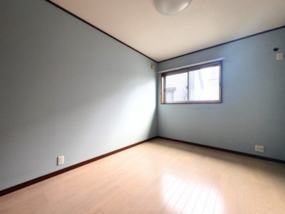 【洋室】 | ◆町田市南大谷7丁目　中古戸建◆ | ◆子どものスタディ空間として、あるいは書斎やホビールームとして生活スタイルに合わせて使えるプライベートルーム。居心地のいい落ち着いたインテリアが似合います。