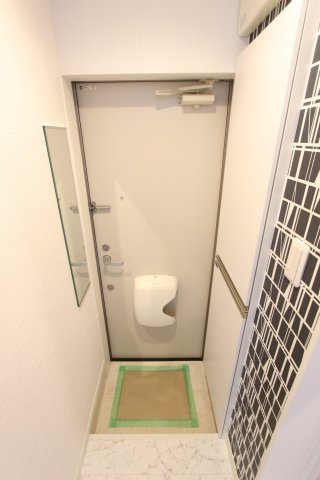 ユナイト追浜 オルレアンの玄関|同アパートの同タイプ参考写真です。