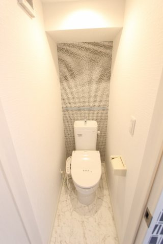 ユナイト追浜 オルレアンのトイレ|同アパートの同タイプ参考写真です。