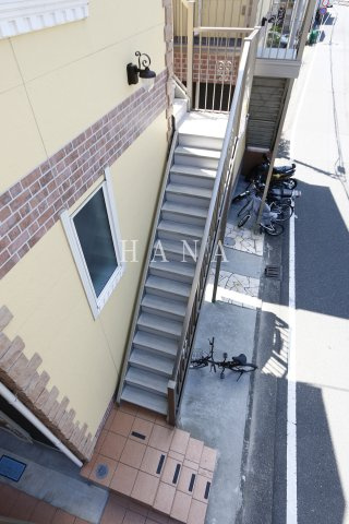 ユナイト衣笠マルセロの瞳のエントランス