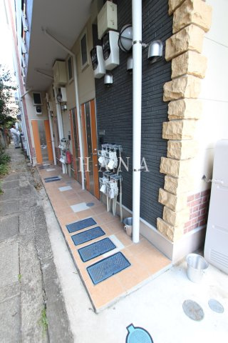 ユナイト南太田サクラメントのエントランス