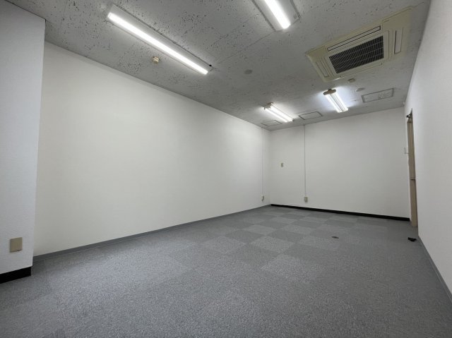 大阪市中央区東高麗橋の事務所の内装