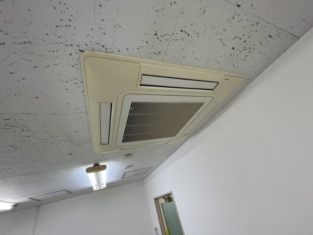 大阪市中央区東高麗橋の事務所の内装