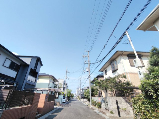 貝塚市二色4丁目の前面道路含む現地写真