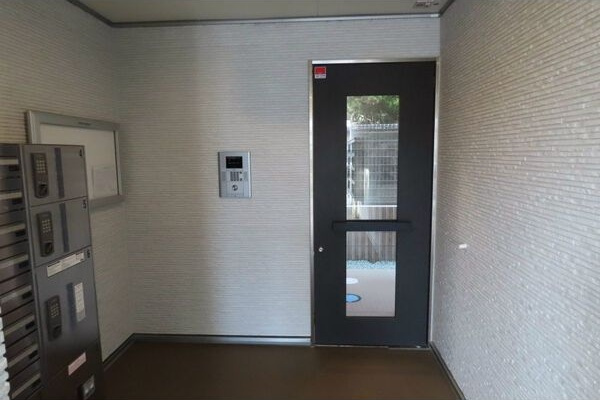 リブリ・新寺Parkのエントランス
