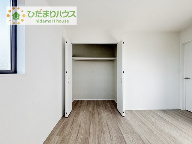 【洋室】 | 土浦市真鍋5丁目2086番　新築戸建　B号棟 | 全室にクローゼットが付いていて、お部屋の住空間もスッキリ広々使えそうです(^^)
