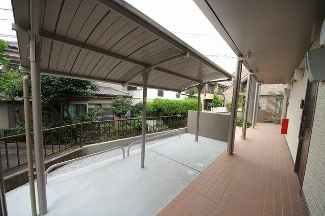 屋根付駐輪場です！